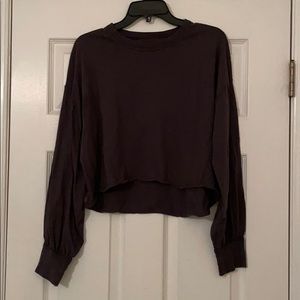 We the Free balloon sleeve raw hem gray crop top